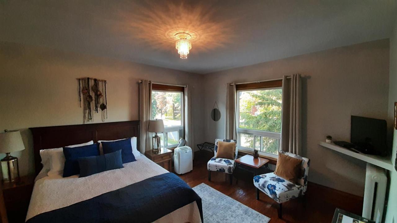 Stonewater Manor B&B Gananoque Exteriér fotografie