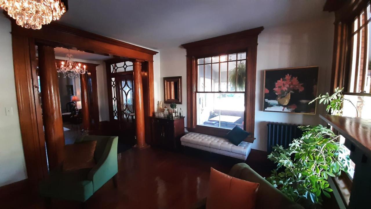 Stonewater Manor B&B Gananoque Exteriér fotografie