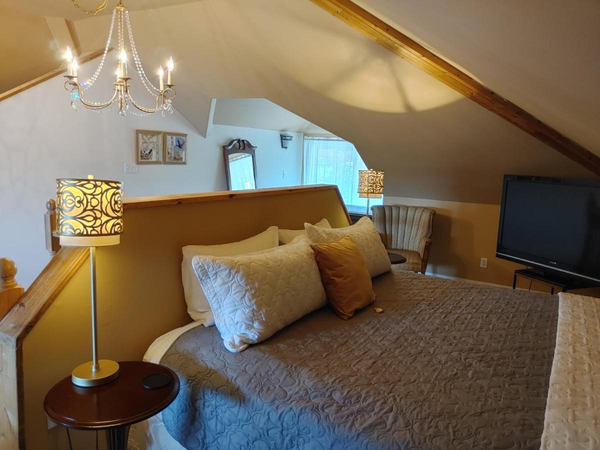 Stonewater Manor B&B Gananoque Exteriér fotografie