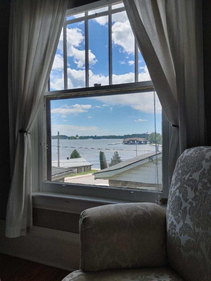 Stonewater Manor B&B Gananoque Exteriér fotografie