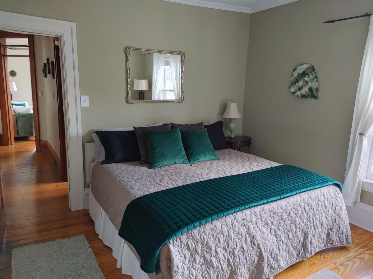 Stonewater Manor B&B Gananoque Exteriér fotografie
