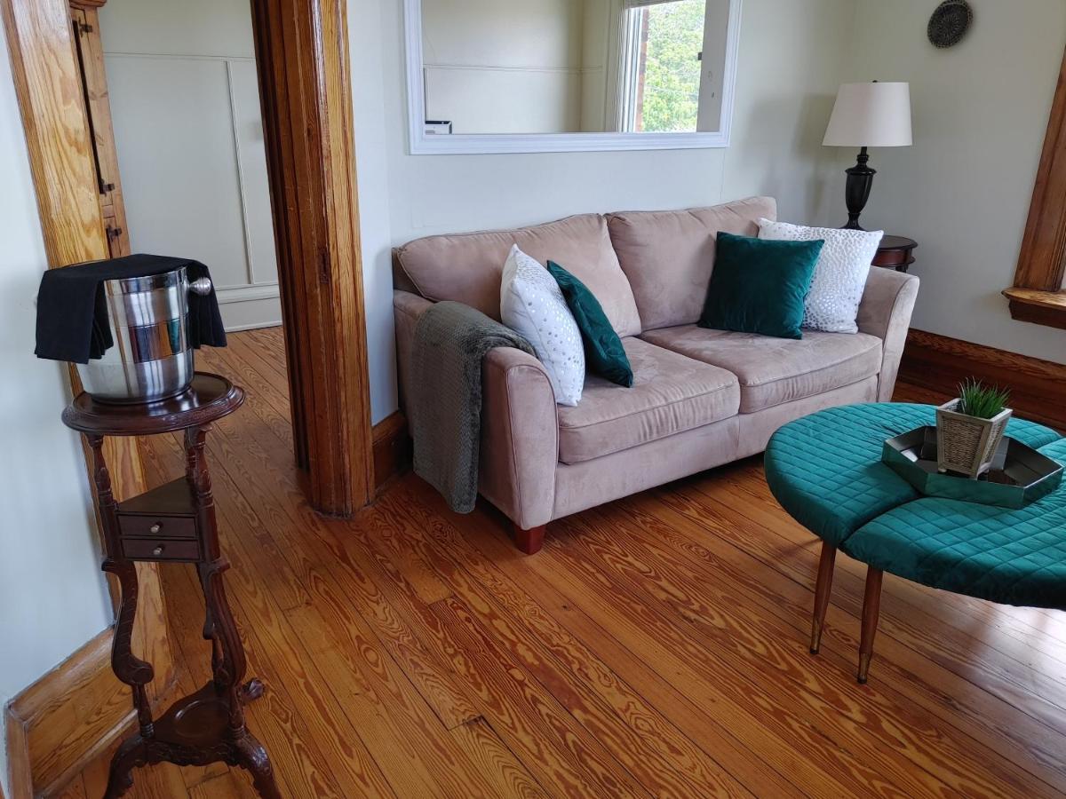 Stonewater Manor B&B Gananoque Exteriér fotografie